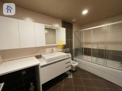 Modern Apartment Image 19