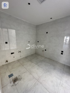 Modern 4 Bedroom House image 14