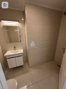 Modern Apartment Image 6