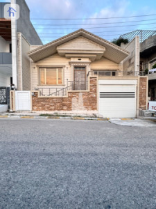 House Opposite Garden image 2