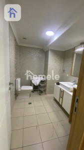 Modern 1BR Apartment in Roya Tower Image 4