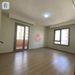 Modern 3-Bedroom Apartment Image 10