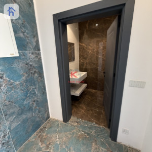 Modern 4-Bedroom House for Rent Resim 9