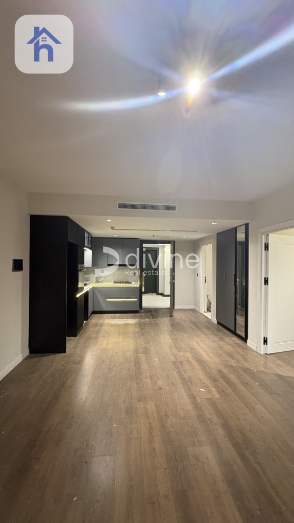 Spacious Apartment with 1 Bedroom Resim 2