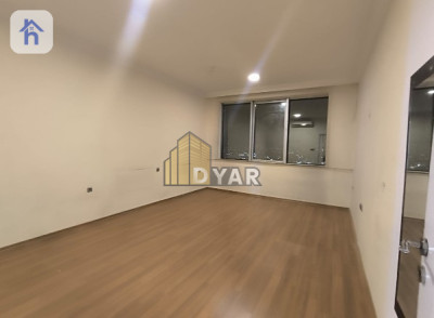 Contemporary High-rise with Three Bedrooms Image 5