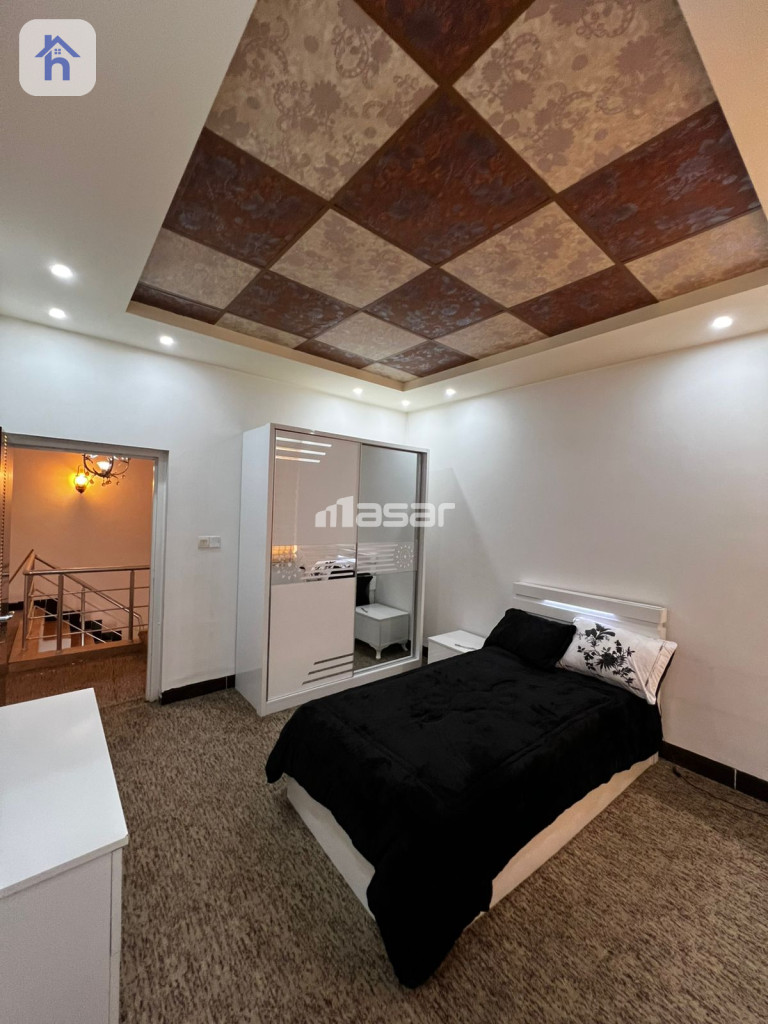 خانووی ڕاخراو بۆ فرۆشتن وێنە 8