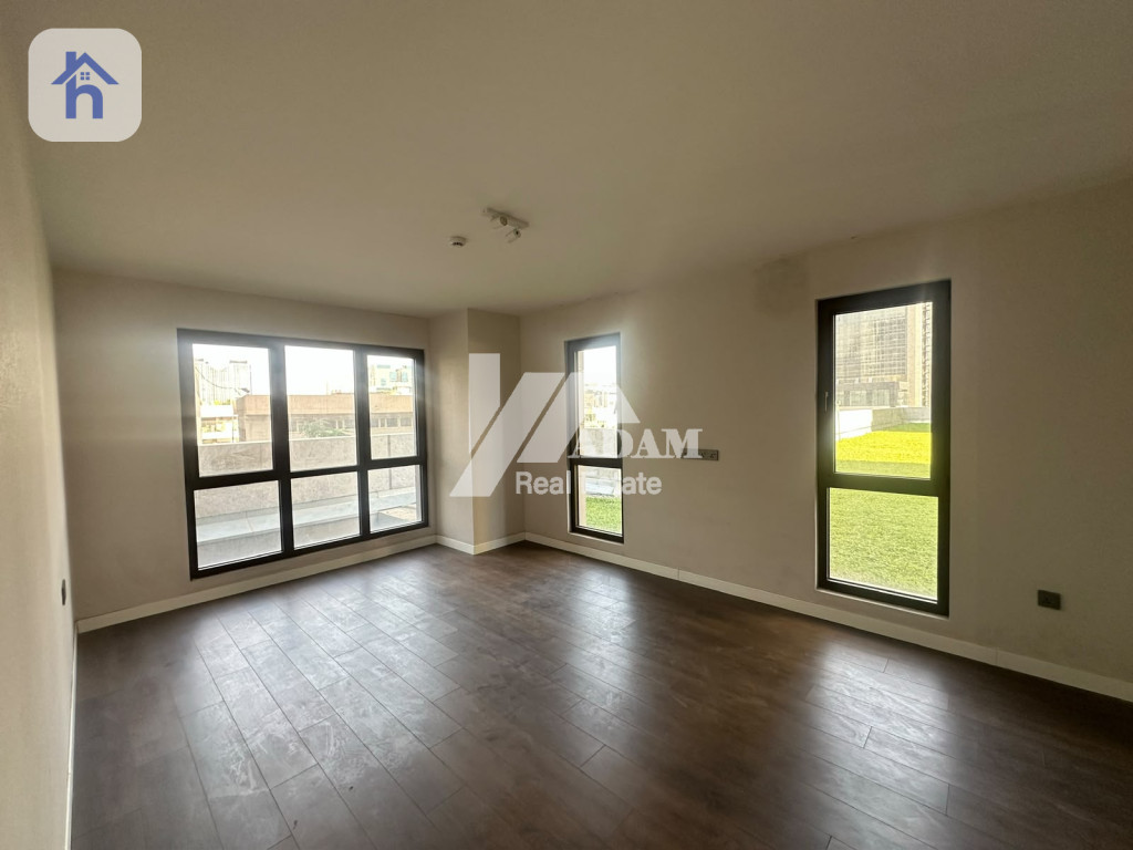 Spacious 3 Bedroom Apartment with Prime Location Resim 2