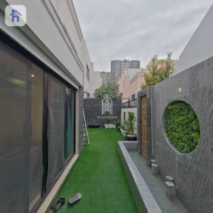 Luxury House with 360° Image 6