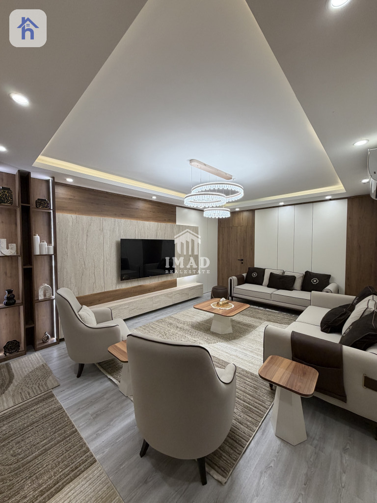 Modern 3-Bedroom Apartment in Wow Tower — 1