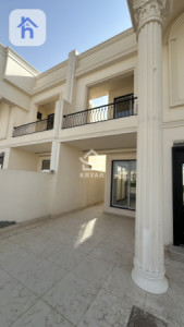 Spacious House with 4 Bedrooms Resim 3