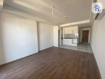 Luxurious Studio Apartment in Empire Pearl Towers Resim 3
