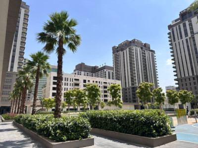 Modern 4 BR Apartment in Prime Location Image 27