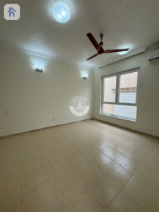 خانوویەکی فراوان بە 4 ژووری نوستن وێنە 5