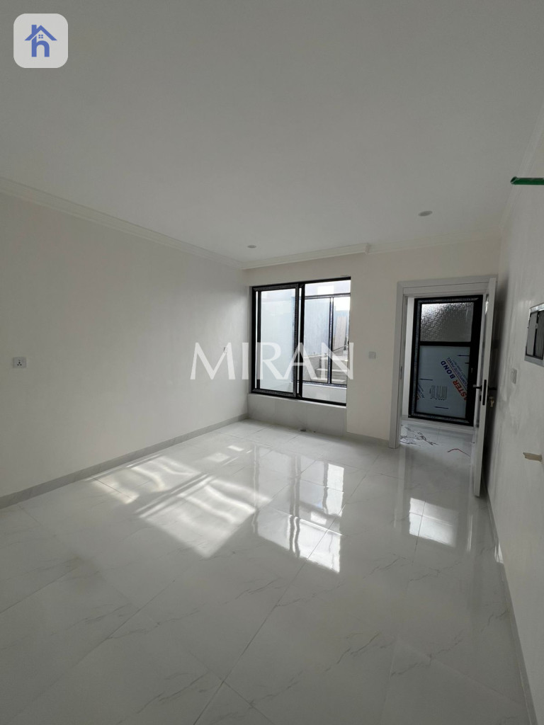 Corner House Image 9