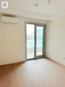 Sleek One-Bedroom Apartment for Rent Image 6