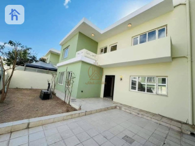 Spacious 4 Bedroom House image 2