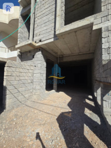 منزل ذو طابقين مشرق للبيع image 2