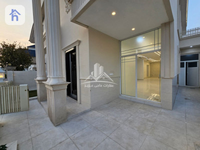 Modern Home with 5 Bedrooms Image 3