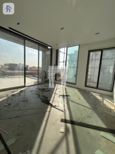 Modern Property with Ample Space Resim 6