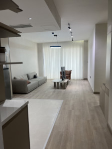 شوقەیەکی مۆدێرن بۆ یەک ژووری نوستن image 3