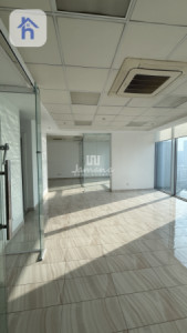 Office in Business Towers image 2