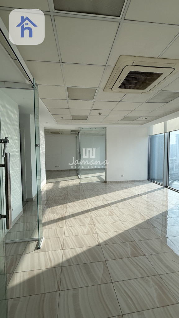 Office in Business Towers Image 2
