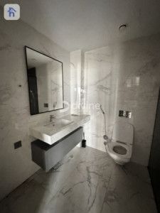 Modern Apartment image 5