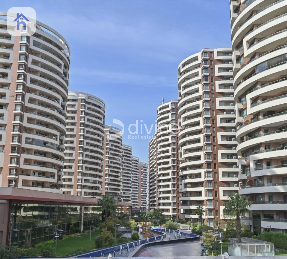 Spacious apartment with park view Resim 2