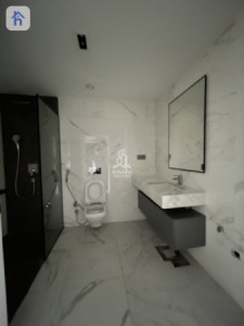 Bright and Spacious One Bedroom Apartment image 5