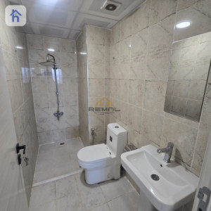 Modern 2-Bedroom Apartment in Central Park Image 6