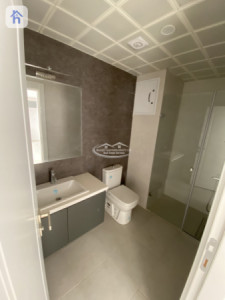 Modern 1 Bedroom Apartment With Stunning Views Image 4