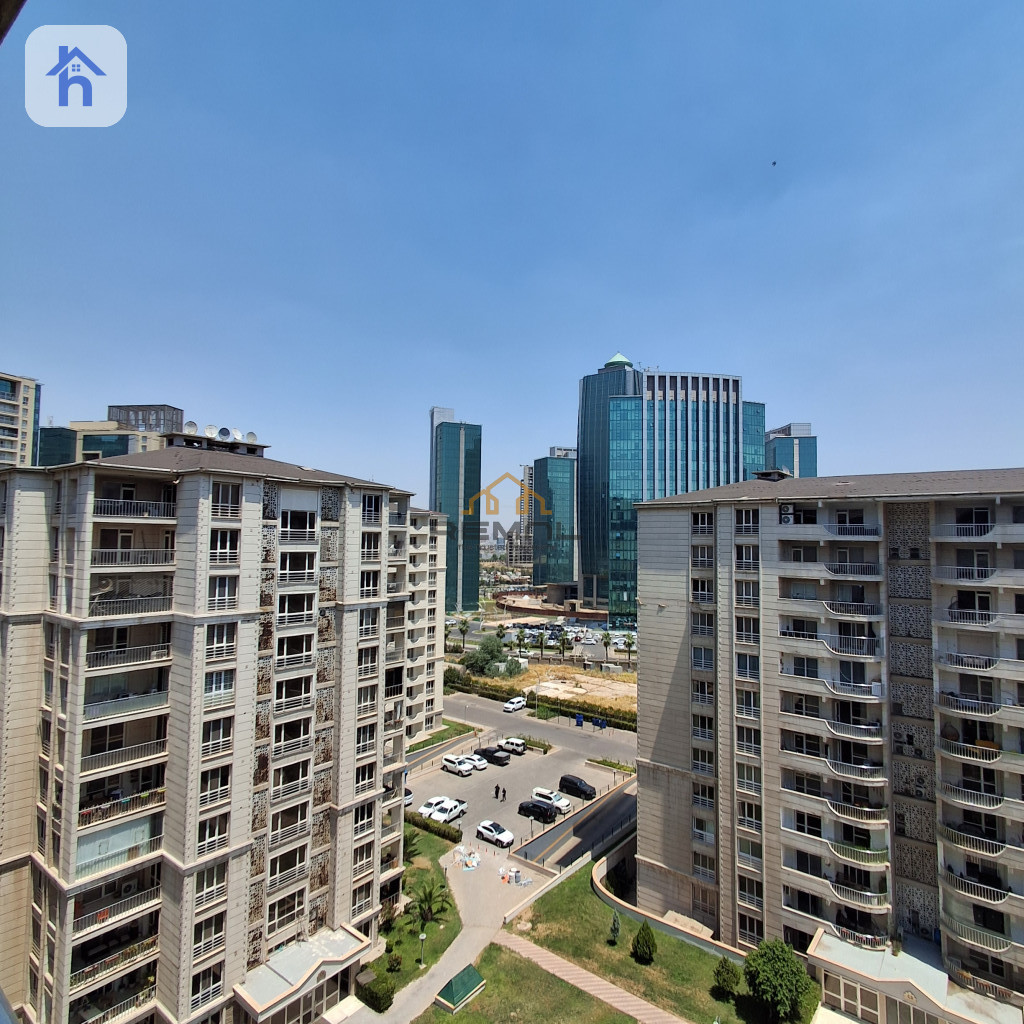 Elegant 3-Bedroom Apartment Resim 2