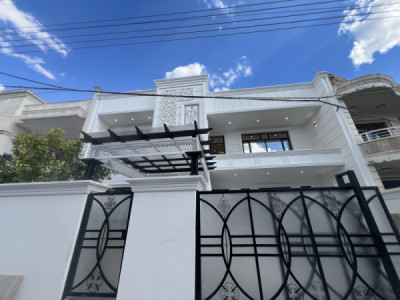 Spacious House in Erbil, 5 Bedrooms image 1