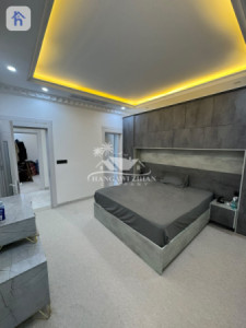 One Floor House image 3