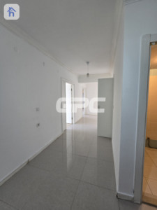 Modern Apartment with 3 Bedrooms Image 6