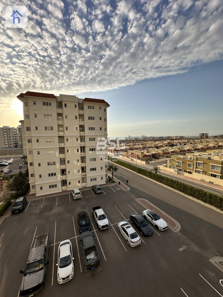 Charming 3BR Apartment for Sale Image 2