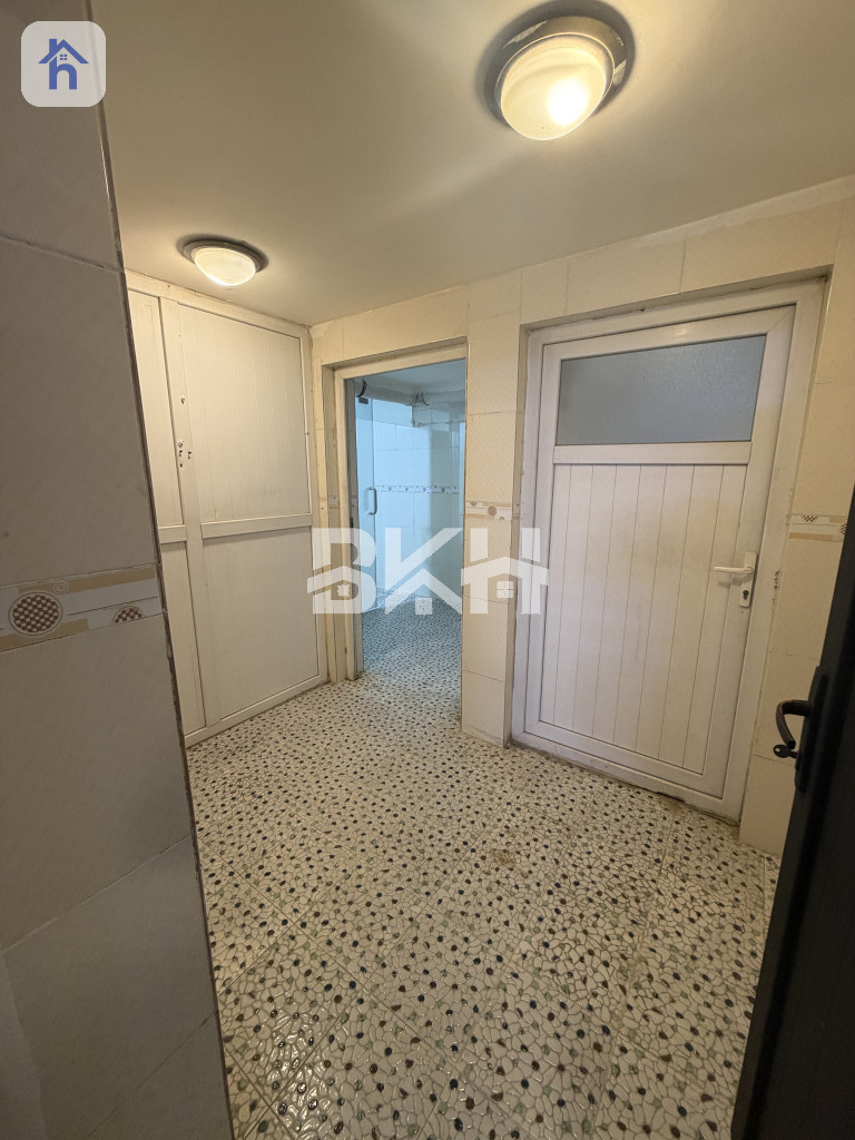 Commercial Space for Rent Image 11