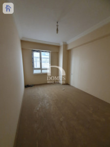 Spacious Apartment with 3 Bedrooms Image 4