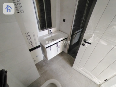 Stylish 1-Bedroom Apartment for Sale Image 4