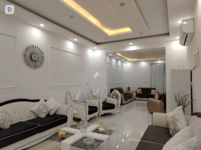Modern Family Home with 4 Bedrooms image 4