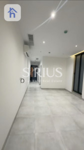 Modern Commercial Building with Multiple Rooms Resim 12
