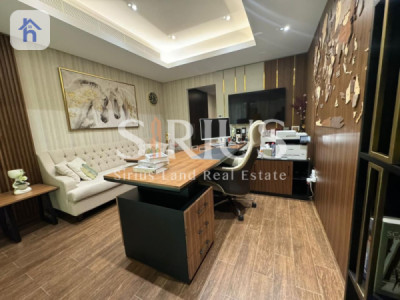 Luxurious Town House with Modern Amenities Image 11
