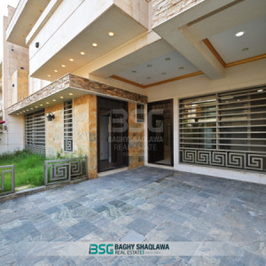 Spacious Family Home with Modern Design Image 3