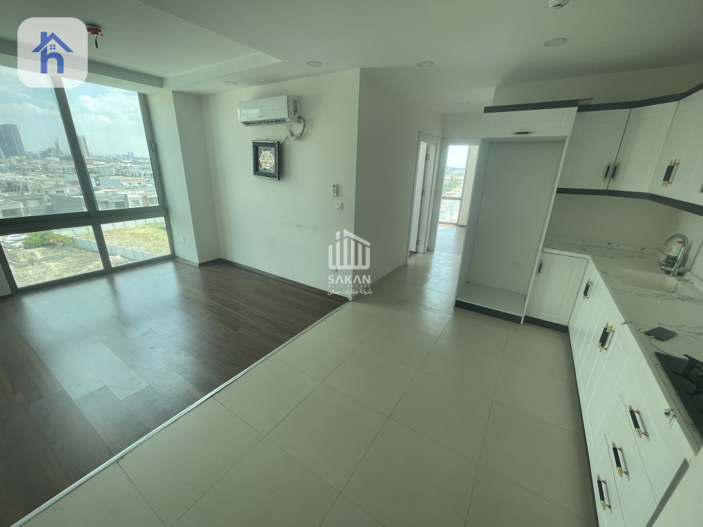 Modern 2-Bedroom Apartment in Life Towers