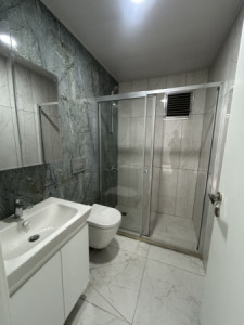 شقة حديثة في موقع متميز صورة 7