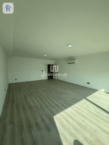 Spacious Apartment with 4 Bedrooms Image 3