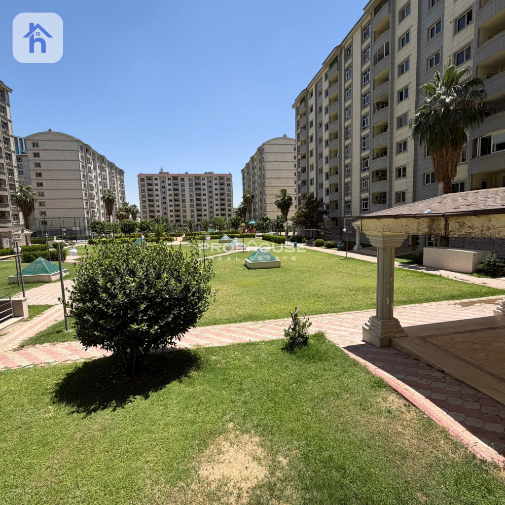 Spacious 3-Bedroom Apartment Image 2