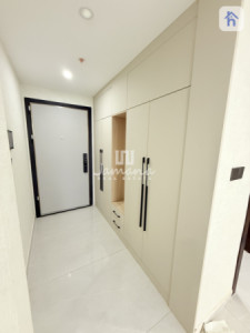 Modern One-Bedroom Apartment Image 5