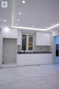 Modern 5-bedroom house for rent image 7