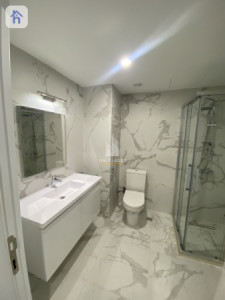 Modern apartment with great amenities Resim 7